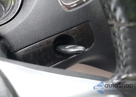 2011 Chrysler Town & Country Touring z USA, uszkodzony, nr VIN 2A4RR5DG7BR630795